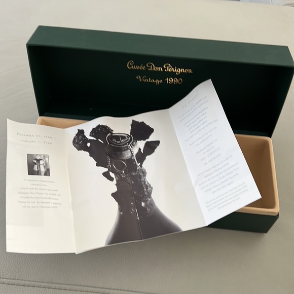Vintage 1990 Dom Perignon Champagne Gift Box with pamphlet - Picture 7 of 8